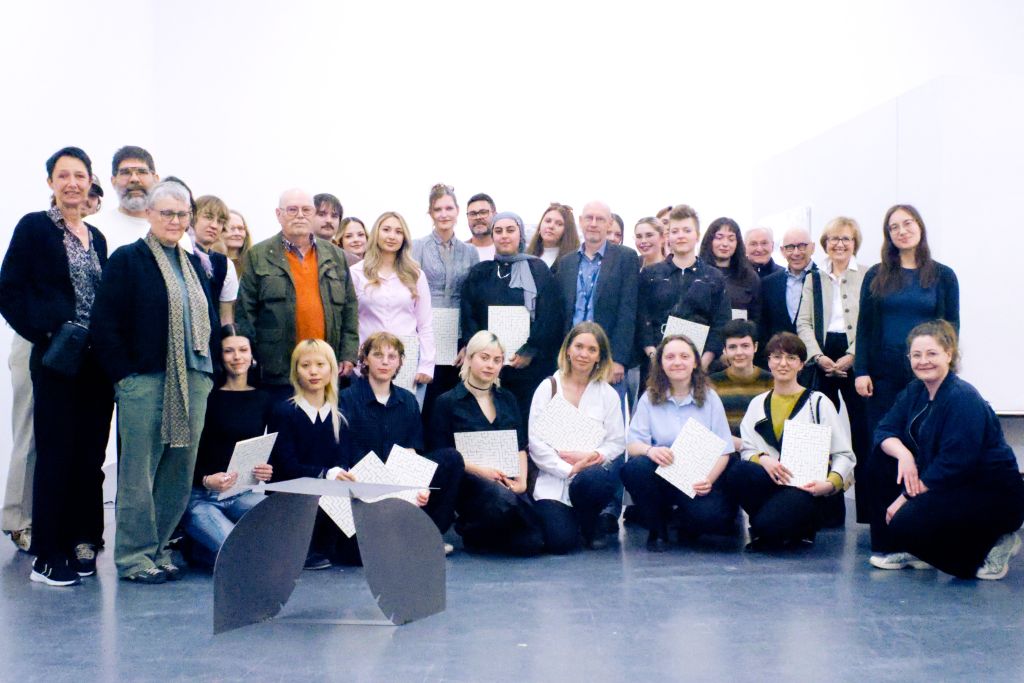 Gruppenbild der Deutschlandstipendiat*innen 2025/26 mit den Förder*innen